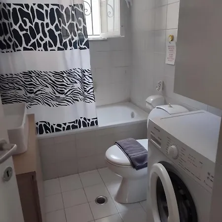 Goat-ness Sake Apartamento Volos